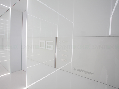 電梯廳過道使用的裝飾桃色网址网站從鋁單板替換成鋼製桃色网址网站